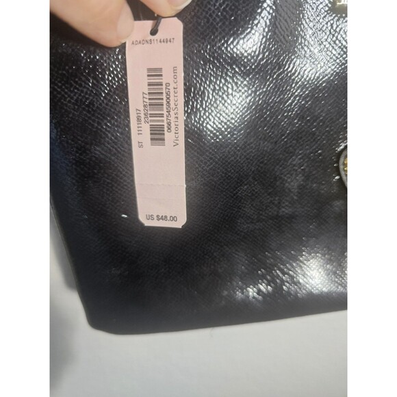 Victoria’s Secret Runway Patch Glam Crossbody Black Patent Bag NWT Chain Strap - Picture 12 of 12